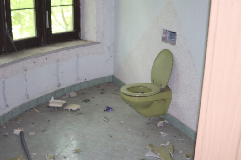Opuszczony Hotel, Wiartel, województwo warmińsko-mazurskie - relacja z 07.2021, zdjęcie 16