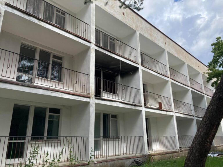 Opuszczony kompleks ośrodków wypoczynkowych i domków letniskowych w Pogorzelicy, Pogorzelica, województwo zachodniopomorskie - zdjęcie 1