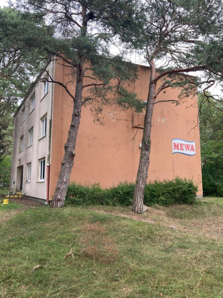 Opuszczony kompleks ośrodków wypoczynkowych i domków letniskowych w Pogorzelicy, Pogorzelica, województwo zachodniopomorskie - zdjęcie 3