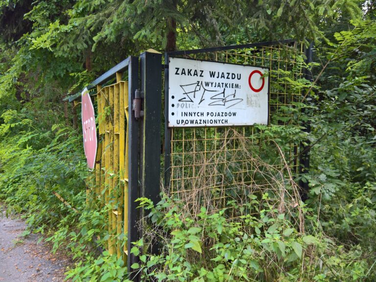 Opuszczony zaklad produkcyjny, Imielin, województwo śląskie - relacja z 08.2021, zdjęcie 7