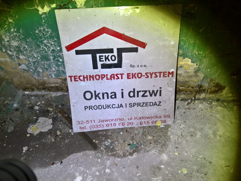 Opuszczony zaklad produkcyjny, Imielin, województwo śląskie - relacja z 08.2021, zdjęcie 11