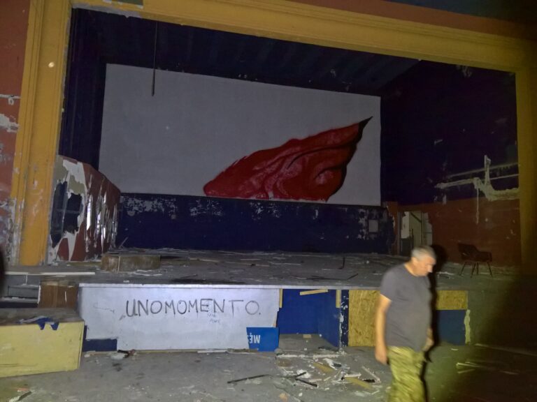 Opuszczone kino/dyskoteka BRONX, Chrzanów, województwo małopolskie - relacja z 08.2021, zdjęcie 13