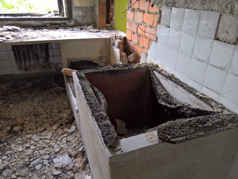 Opuszczony wojskowy szpital uzdrowiskowy, Ciechocinek, województwo kujawsko-pomorskie - relacja z 08.2021, zdjęcie 9