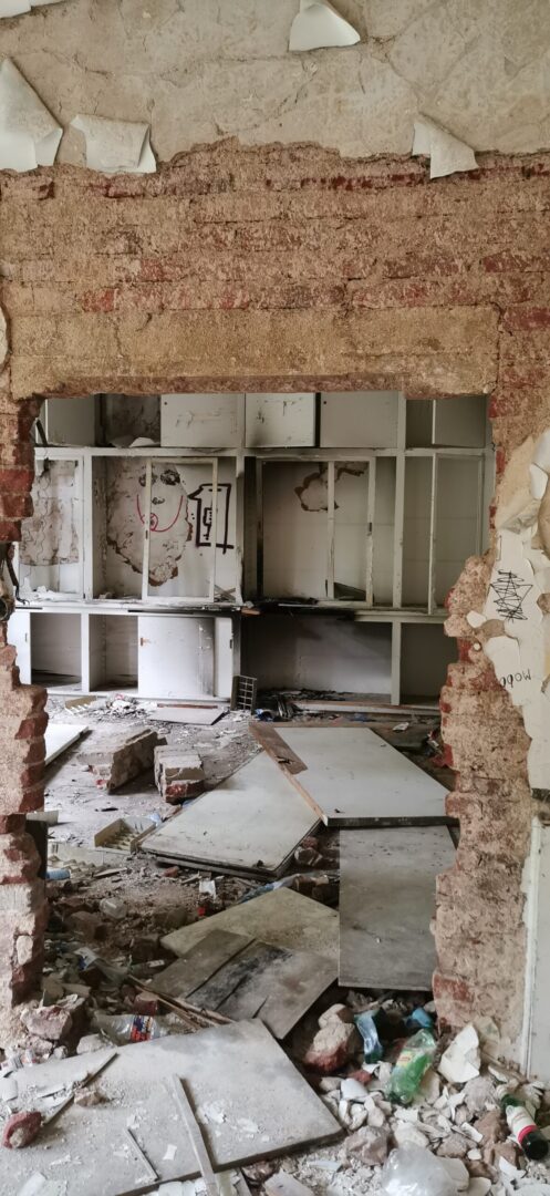 Opuszczony WIELKI SZPITAL rosyjski, Legnica, dolnośląskie — zdjęcie 5