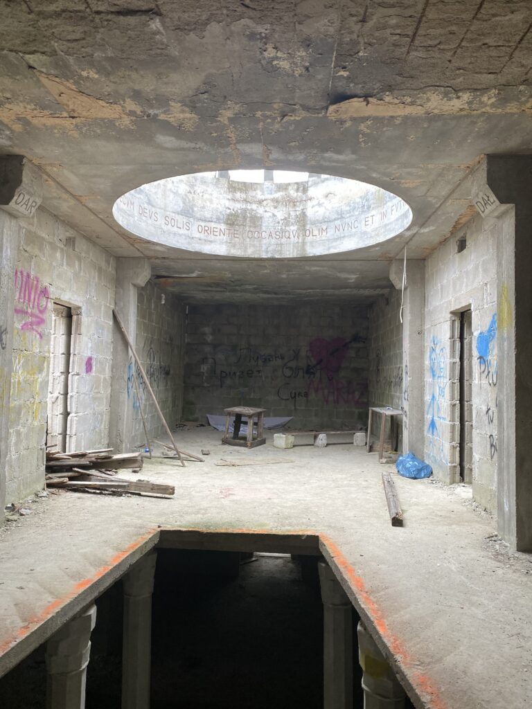 Tajemniczy budynek w środku lasu, Brda, województwo pomorskie - relacja z 08.2021, zdjęcie 17