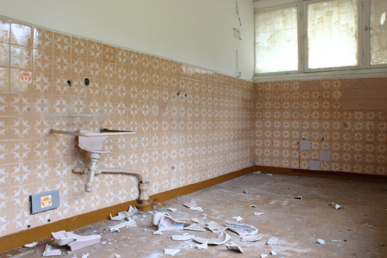 Opuszczony ośrodek wypoczynkowy, Borówno, województwo kujawsko-pomorskie - relacja z 08.2021, zdjęcie 8