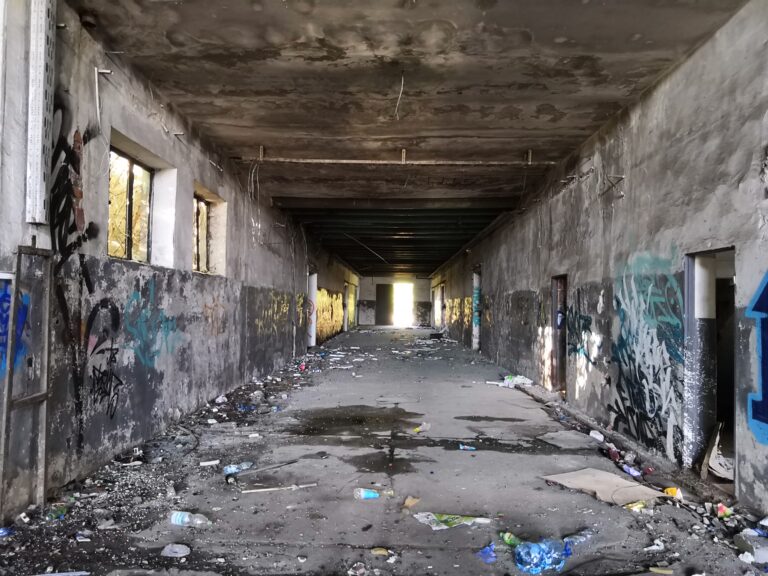 Opuszczone hale, Łysomice, województwo kujawsko-pomorskie - relacja z 09.2021, zdjęcie 16