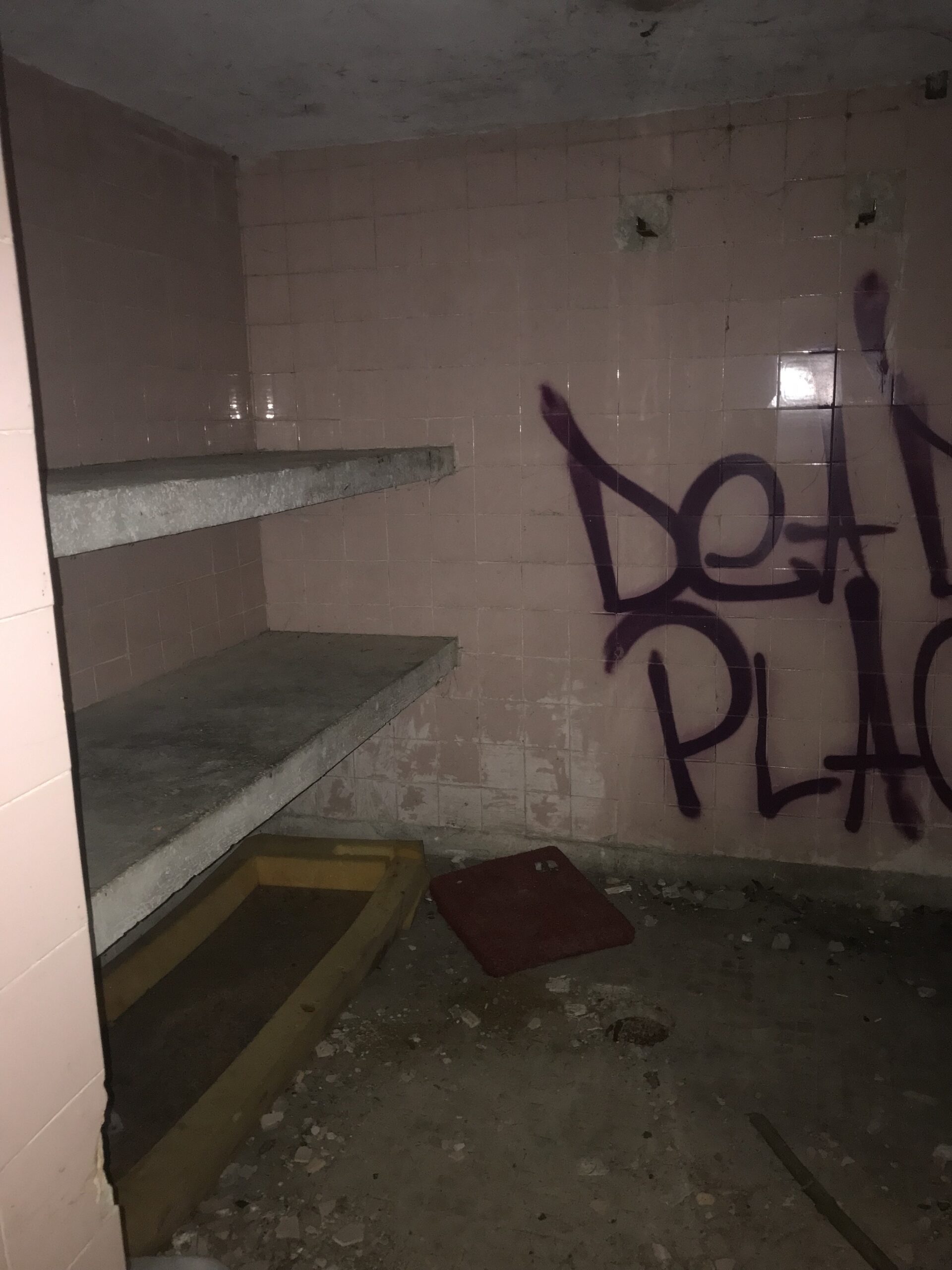 Opuszczony WIELKI SZPITAL rosyjski, Legnica, dolnośląskie — zdjęcie 1