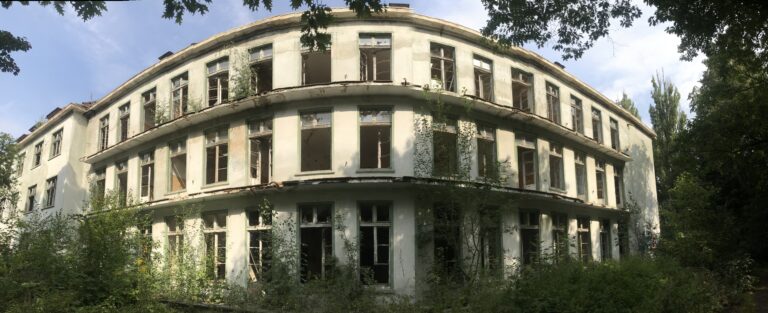 Opuszczony WIELKI SZPITAL rosyjski, Legnica, województwo dolnośląskie - relacja z 09.2021, zdjęcie 46