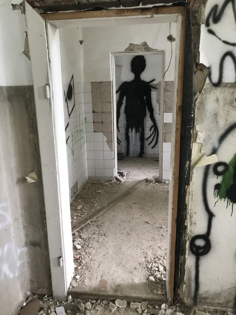 Opuszczony WIELKI SZPITAL rosyjski, Legnica, województwo dolnośląskie - relacja z 09.2021, zdjęcie 48