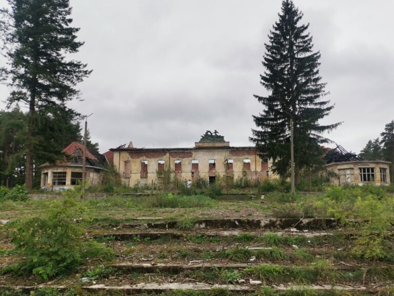 Dom Oficera, Borne Sulinowo, województwo zachodniopomorskie - relacja z 09.2021, zdjęcie 24