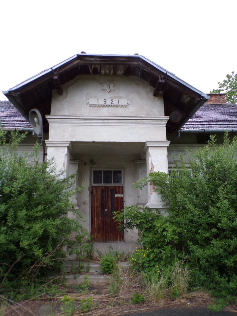 Opuszczony dworek z 1921, Tarnów, województwo małopolskie - zdjęcie 1