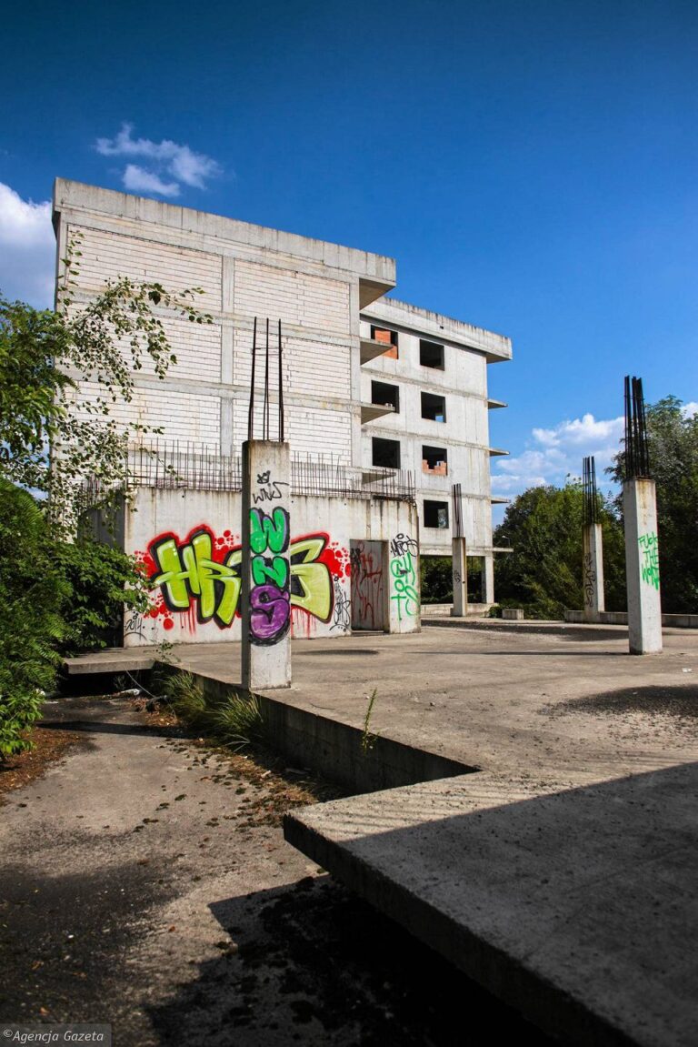 Opuszczony pustostan, Kraków, województwo małopolskie - zdjęcie 1