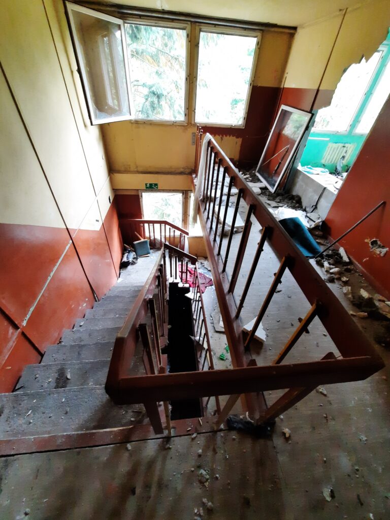 Opuszczony hotel z wyposażeniem, Chrzanów, województwo małopolskie - relacja z 10.2021, zdjęcie 15