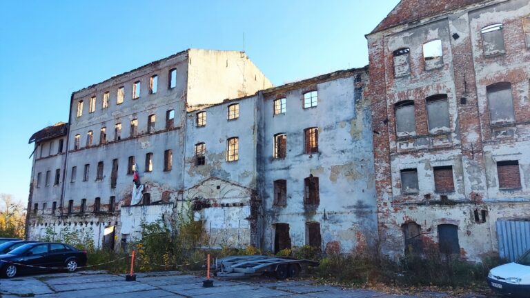 Spalony zabytkowy Młyn Szancera w centrum Miasta, Tarnów, województwo małopolskie - zdjęcie 4