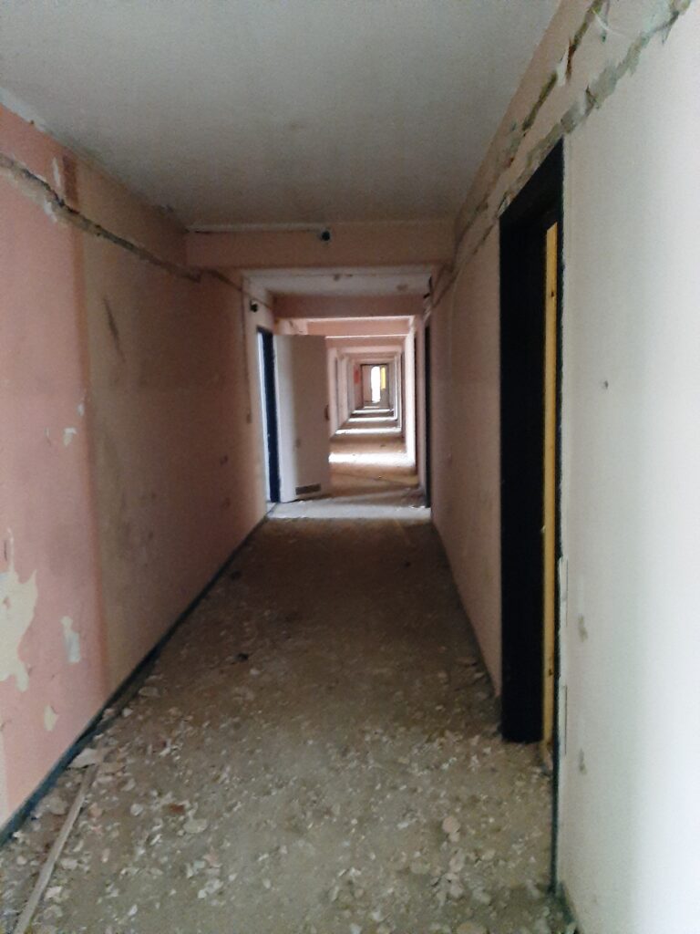 Opuszczony kompleks ośrodków wypoczynkowych i domków letniskowych w Pogorzelicy, Pogorzelica, województwo zachodniopomorskie - zdjęcie z relacji 7