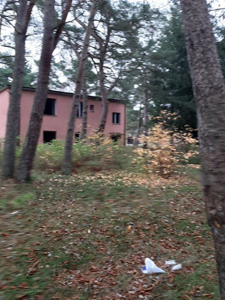 Opuszczony kompleks ośrodków wypoczynkowych i domków letniskowych w Pogorzelicy, Pogorzelica, województwo zachodniopomorskie - zdjęcie z relacji 13