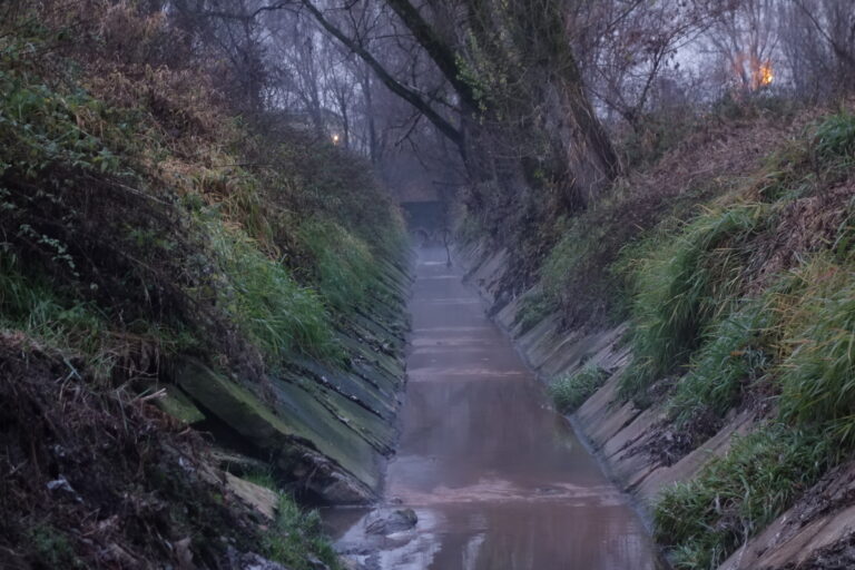 Burzowiec (kanał ulgi, kolektor przelewowy), Tarnów, województwo małopolskie - zdjęcie 1
