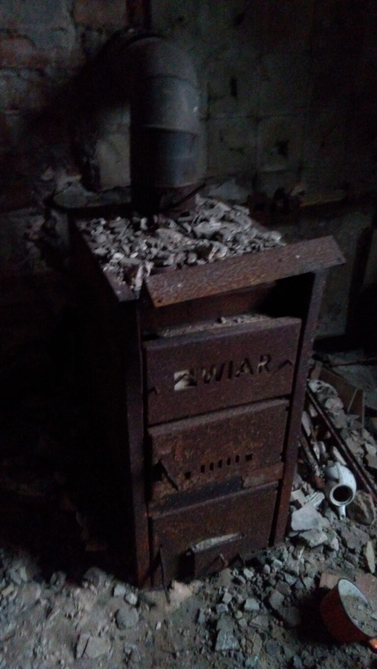 Spalona willa Danuta, Wołomin, województwo mazowieckie - zdjęcie 6