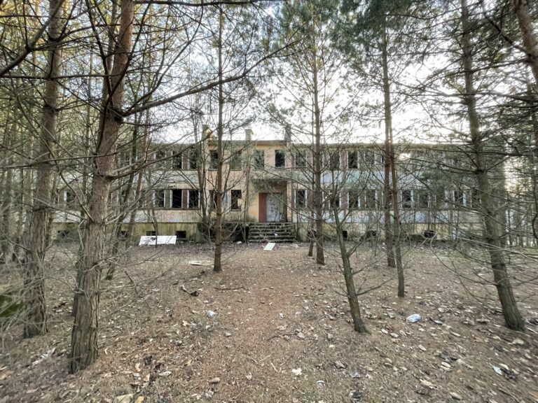 Opuszczone budynki kolejowe w Rynkowie, Bydgoszcz, województwo kujawsko-pomorskie - relacja z 01.2022, zdjęcie 2
