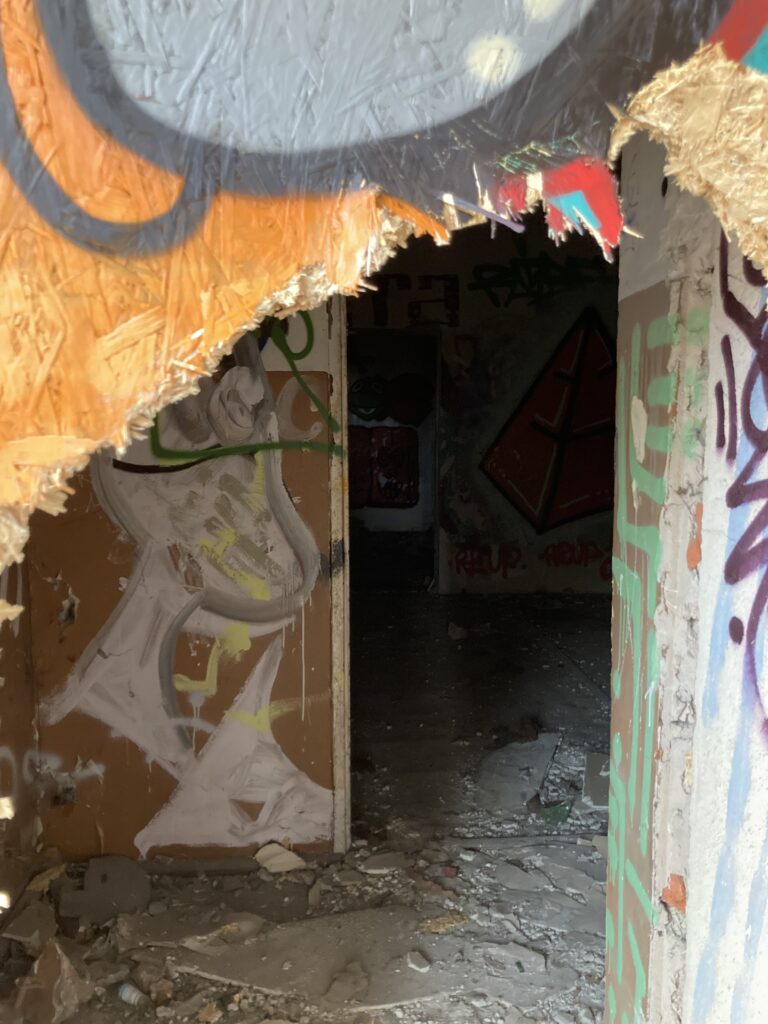 Powojskowe magazyny Grzegórzki Kraków, Kraków, województwo małopolskie - relacja z 01.2022, zdjęcie 6