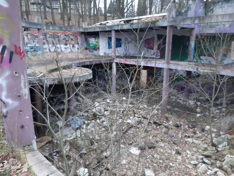 Ruiny dyskoteki Revolution., Jastrzębie-Zdrój, województwo śląskie - zdjęcie 1