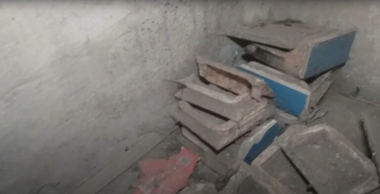 Bardzo mały opuszczony dom, Piła Kościelecka, województwo małopolskie - zdjęcie 4