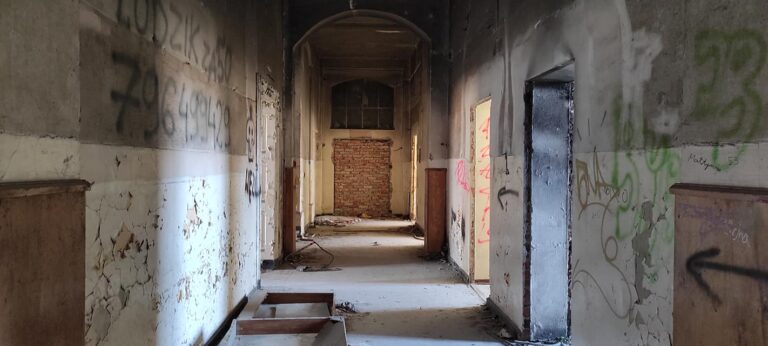 Opuszczony szpital w Raciborzu, Racibórz, województwo śląskie - relacja z 03.2022, zdjęcie 31