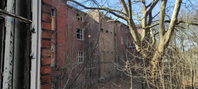 Opuszczony szpital w Raciborzu, Racibórz, województwo śląskie - relacja z 03.2022, zdjęcie 33