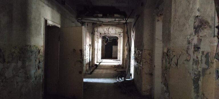 Opuszczony szpital w Raciborzu, Racibórz, województwo śląskie - relacja z 03.2022, zdjęcie 35