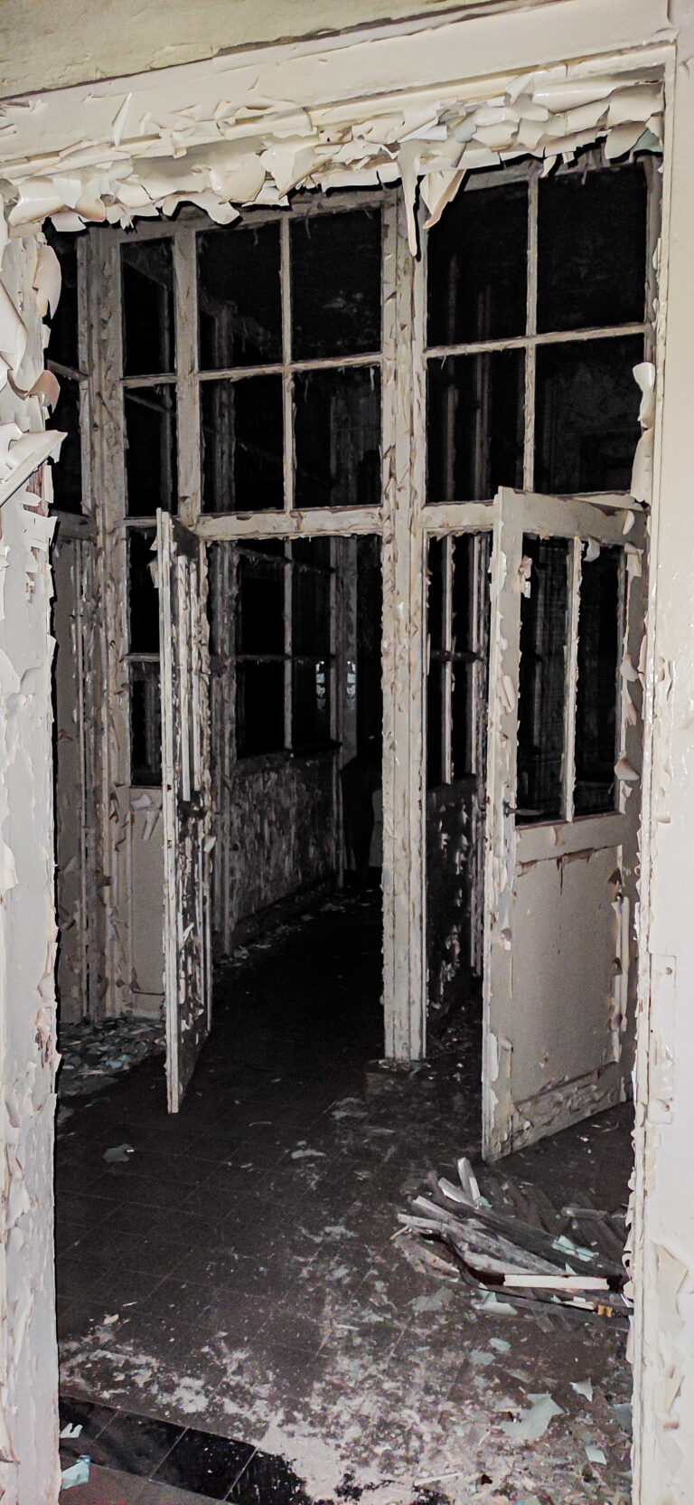 Opuszczony szpital, Starachowice, województwo świętokrzyskie - relacja z 12.2021, zdjęcie 25