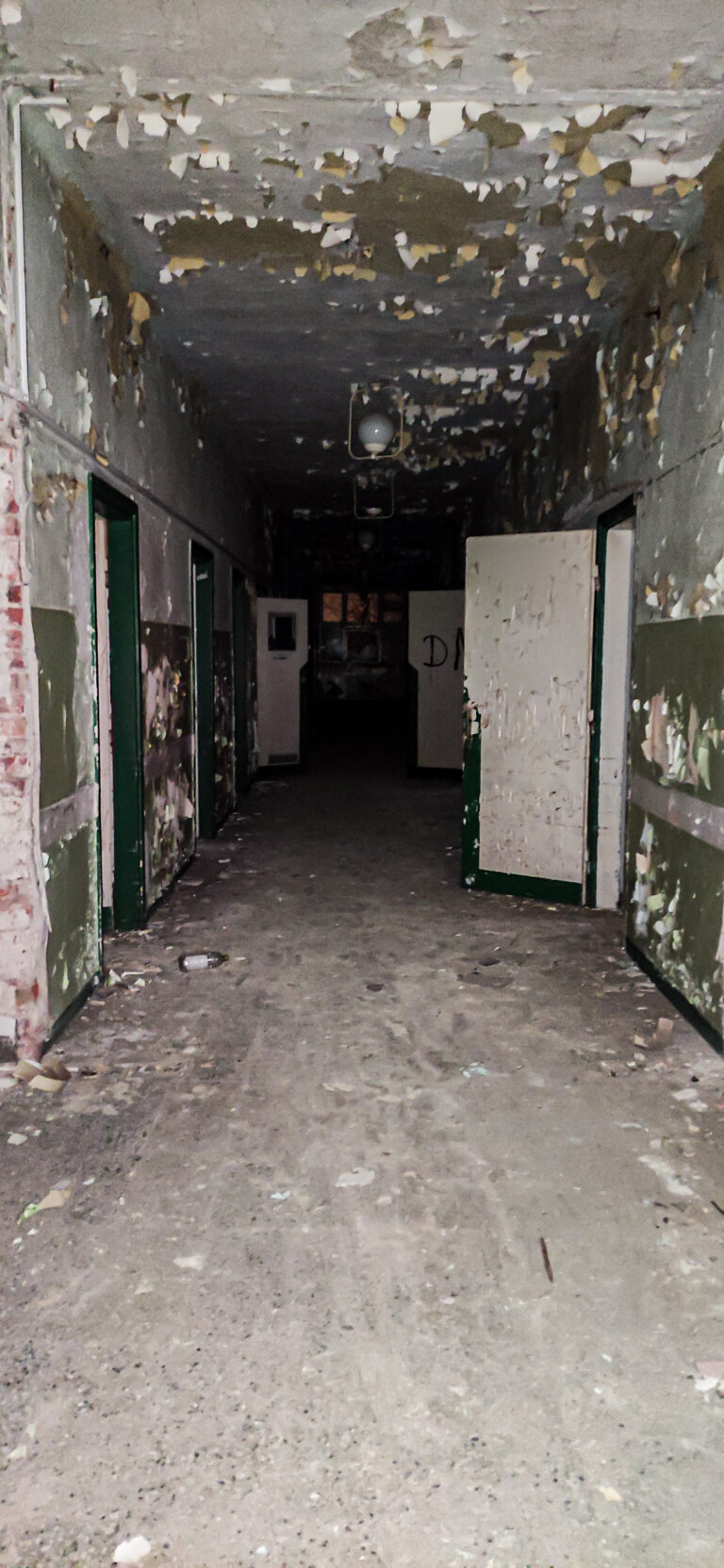 Opuszczony szpital, Starachowice, województwo świętokrzyskie - relacja z 12.2021, zdjęcie 27