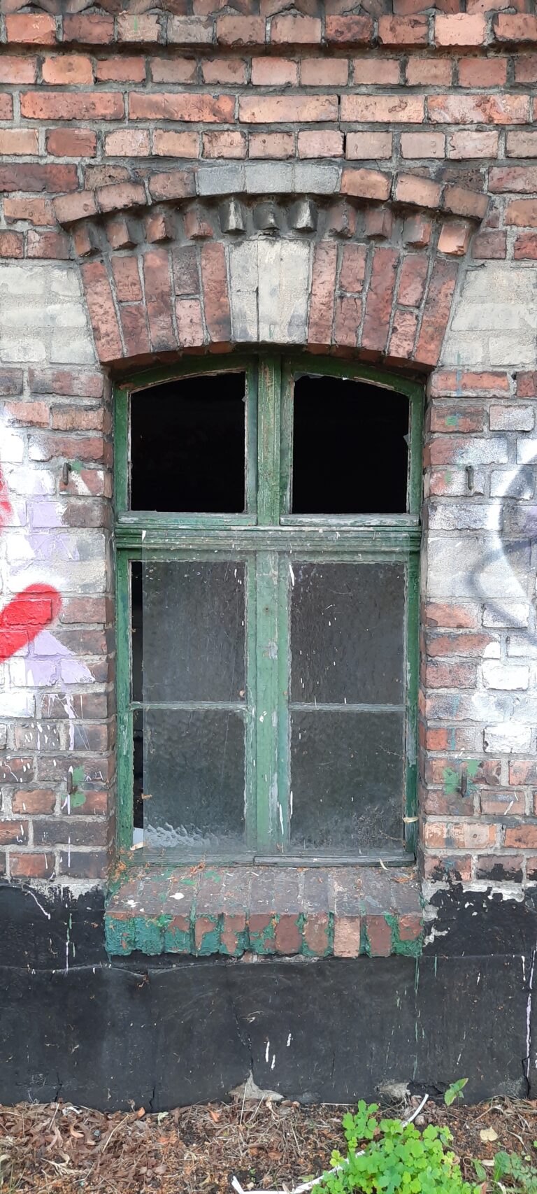 Opuszczony dom wielorodzinny, Katowice, województwo śląskie - zdjęcie 1