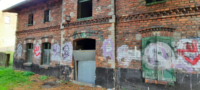 Opuszczony dom wielorodzinny, Katowice, województwo śląskie - zdjęcie 3