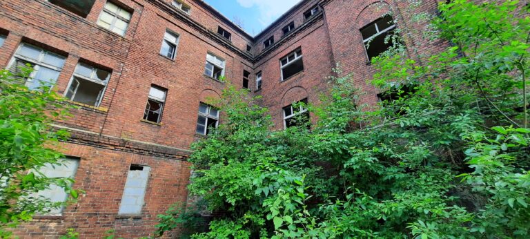 Opuszczona kamienica mieszkalna, Piekary śląskie, województwo śląskie - zdjęcie 4