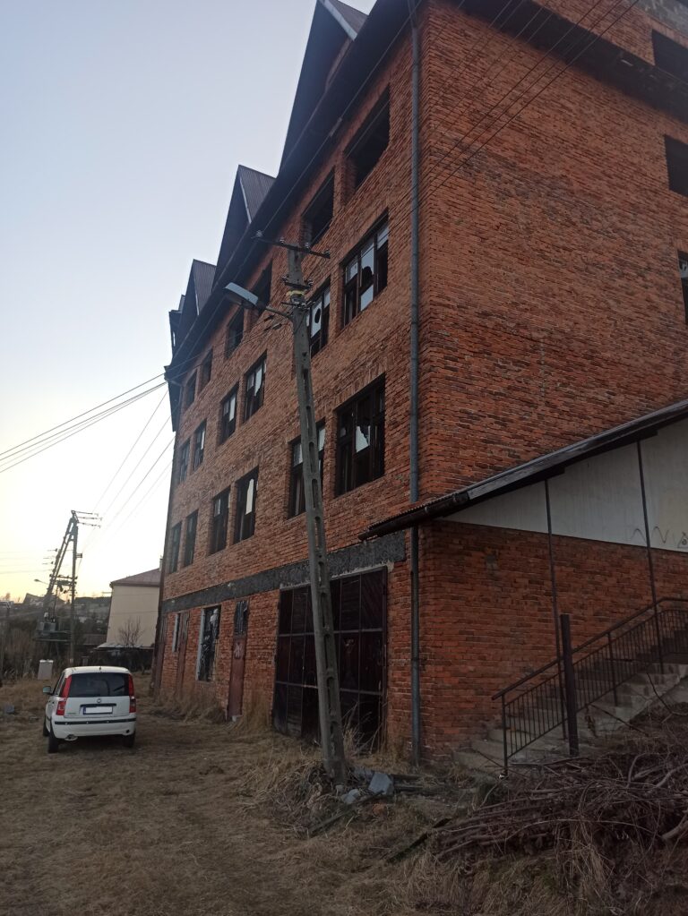 Niedokończony budynek, Trzebinia, województwo śląskie - relacja z 03.2022, zdjęcie 4