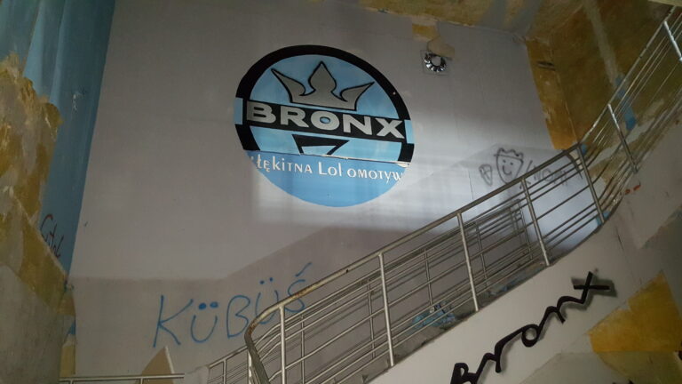Opuszczone kino/dyskoteka BRONX, Chrzanów, województwo małopolskie - zdjęcie z relacji 26