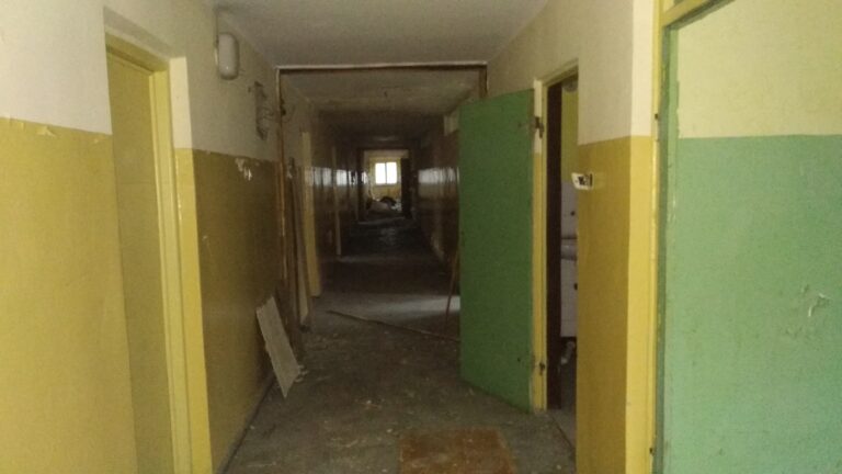 Zespół szkół, Bytom, województwo śląskie - relacja z 03.2022, zdjęcie 12