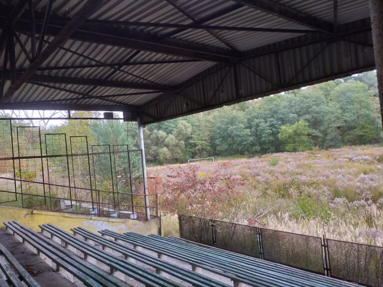 Opuszczony stadion, Chrzanów, województwo małopolskie - zdjęcie 1