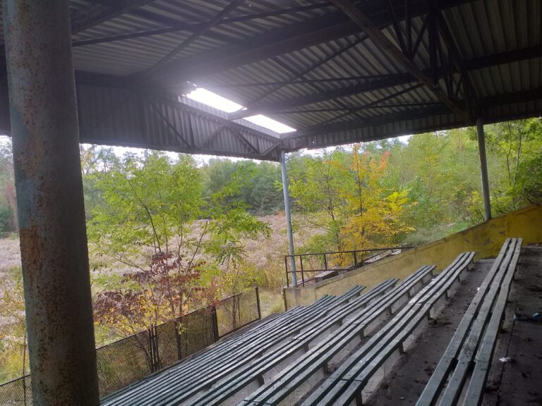 Opuszczony stadion, Chrzanów, województwo małopolskie - zdjęcie 3