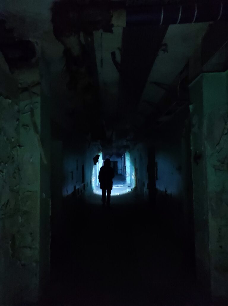 Opuszczony szpital przy ul. Westerplatte., Świdnica, województwo dolnośląskie - relacja z 04.2022, zdjęcie 6