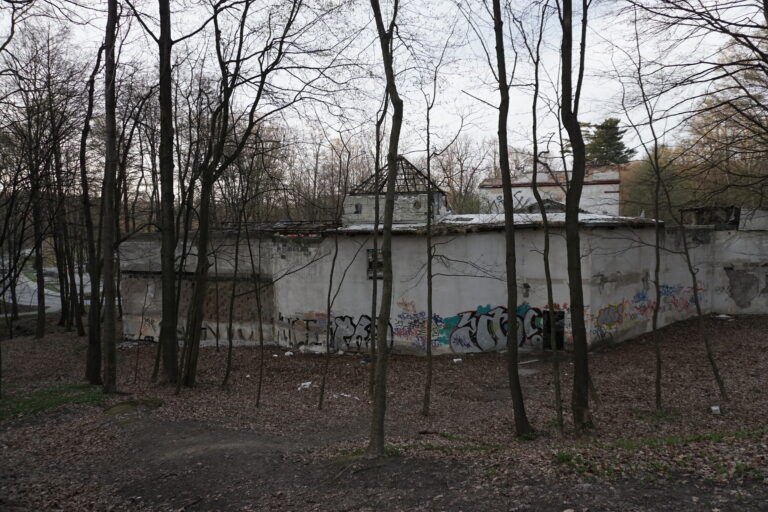 Ruiny dyskoteki Revolution., Jastrzębie-Zdrój, województwo śląskie - relacja z 04.2022, zdjęcie 3