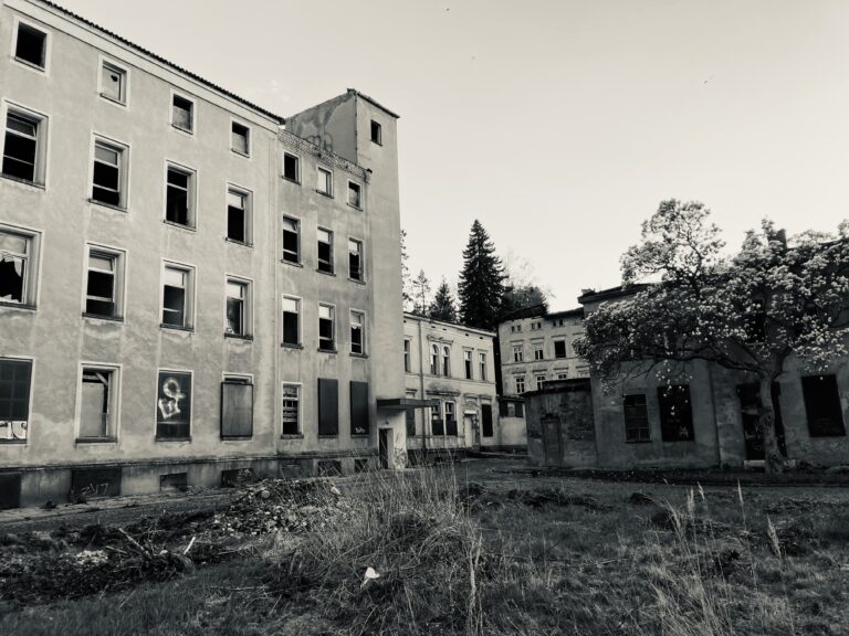 Opuszczony Szpital Psychiatryczny, Zgorzelec, województwo dolnośląskie - zdjęcie 1