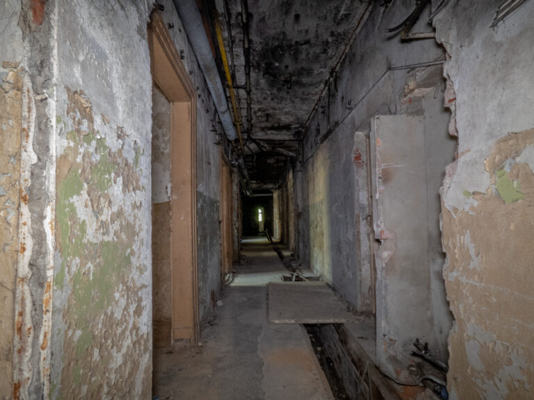 Opuszczony szpital w Raciborzu, Racibórz, województwo śląskie - relacja z 05.2022, zdjęcie 50