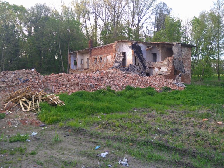 Opuszczony pałac, Zbarzewo, województwo wielkopolskie - relacja z 05.2022, zdjęcie 6