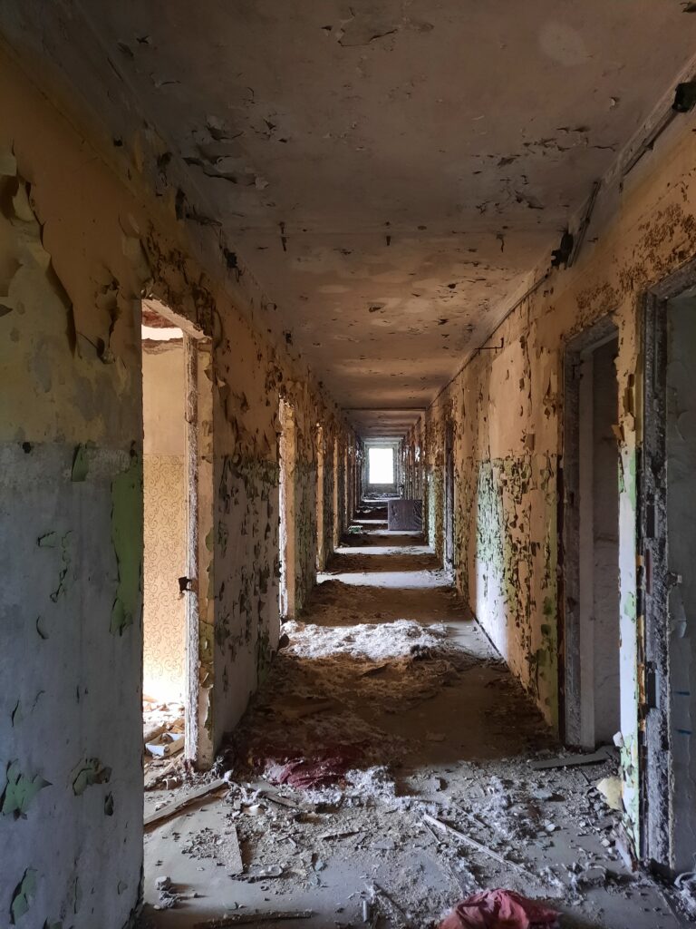 Opuszczona bursa szkolna, Katowice, województwo śląskie - relacja z 05.2022, zdjęcie 13