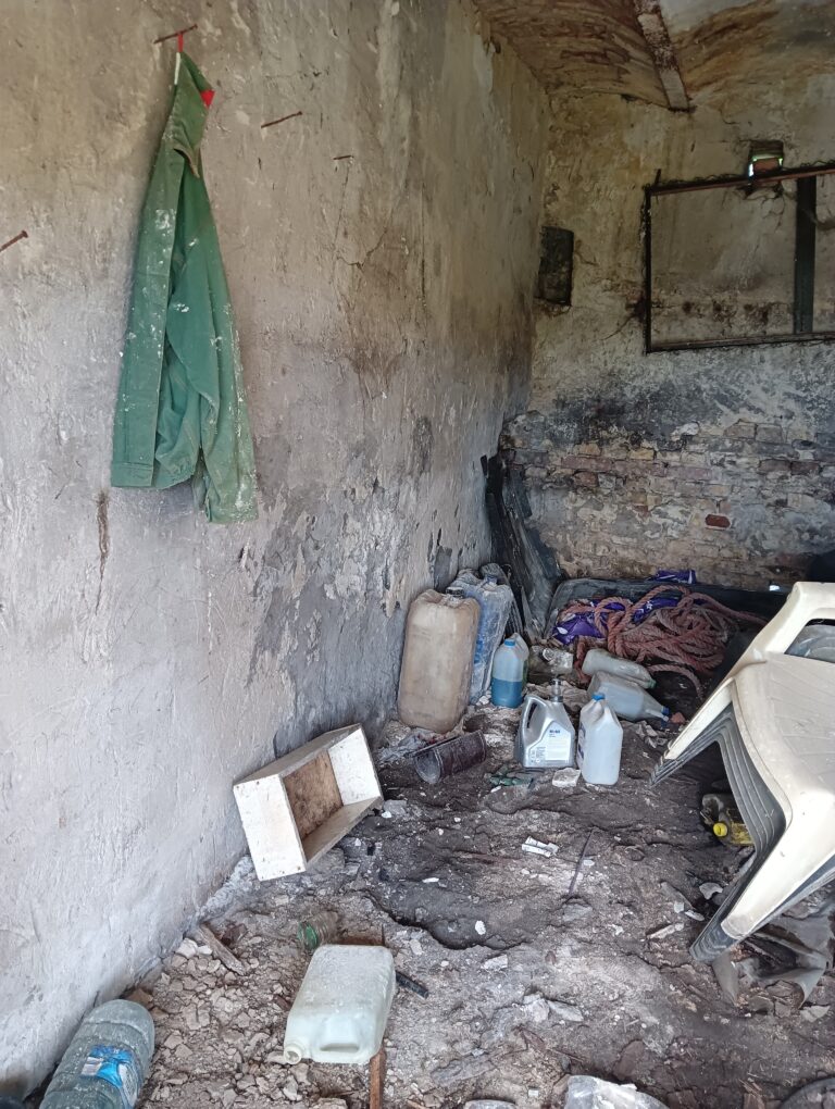 Opuszczony dom z wyposażeniem, Chrzanów, województwo małopolskie - relacja z 05.2022, zdjęcie 13