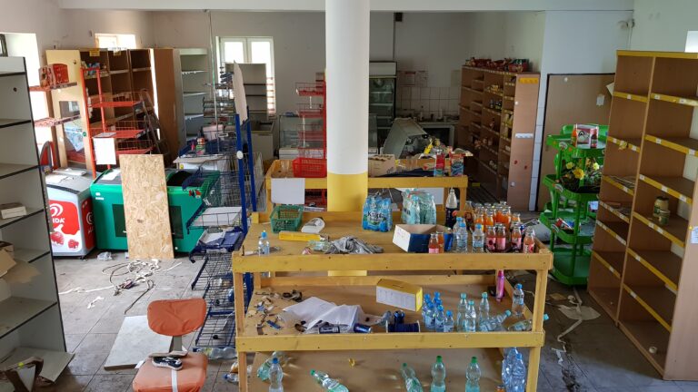 Opuszczony sklep, Tenczyn, województwo małopolskie - zdjęcie z relacji 3