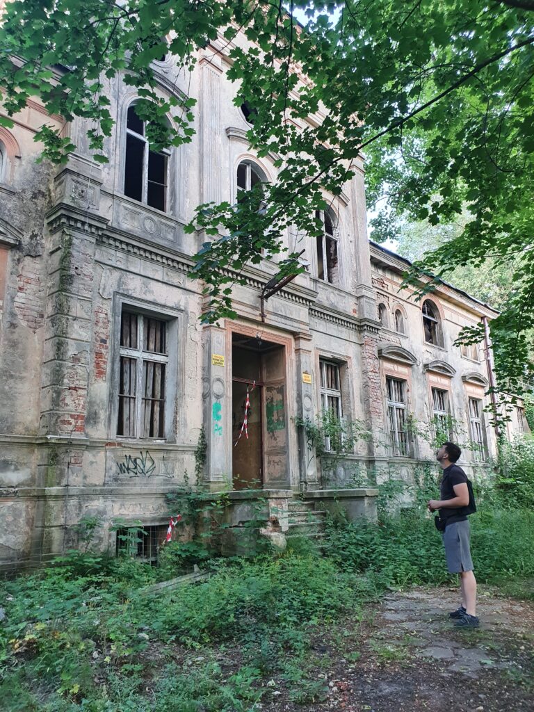 Opuszczony pałac w Zawiszy, Węgrzynice, województwo lubuskie - zdjęcie z relacji 14
