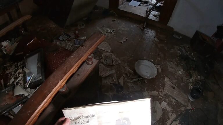 Opuszczony 3 częściowy dom, Chrzanów, województwo małopolskie - zdjęcie 2
